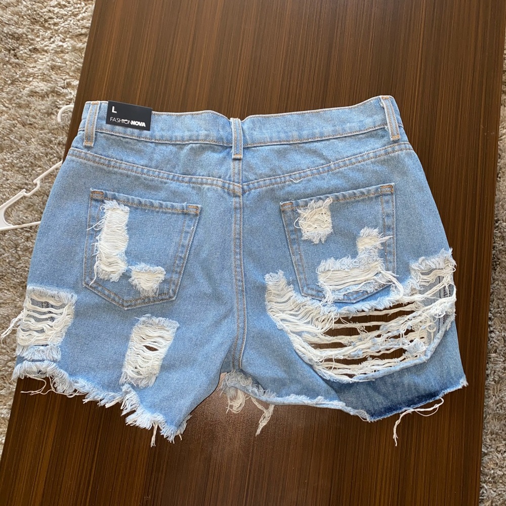 Fashion nova denim ripped shorts - Picture 1 of 4